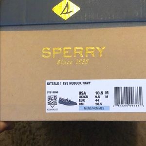 Brand new men’s navy sperrys